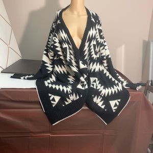 36 Points black and white long sleeve sweater